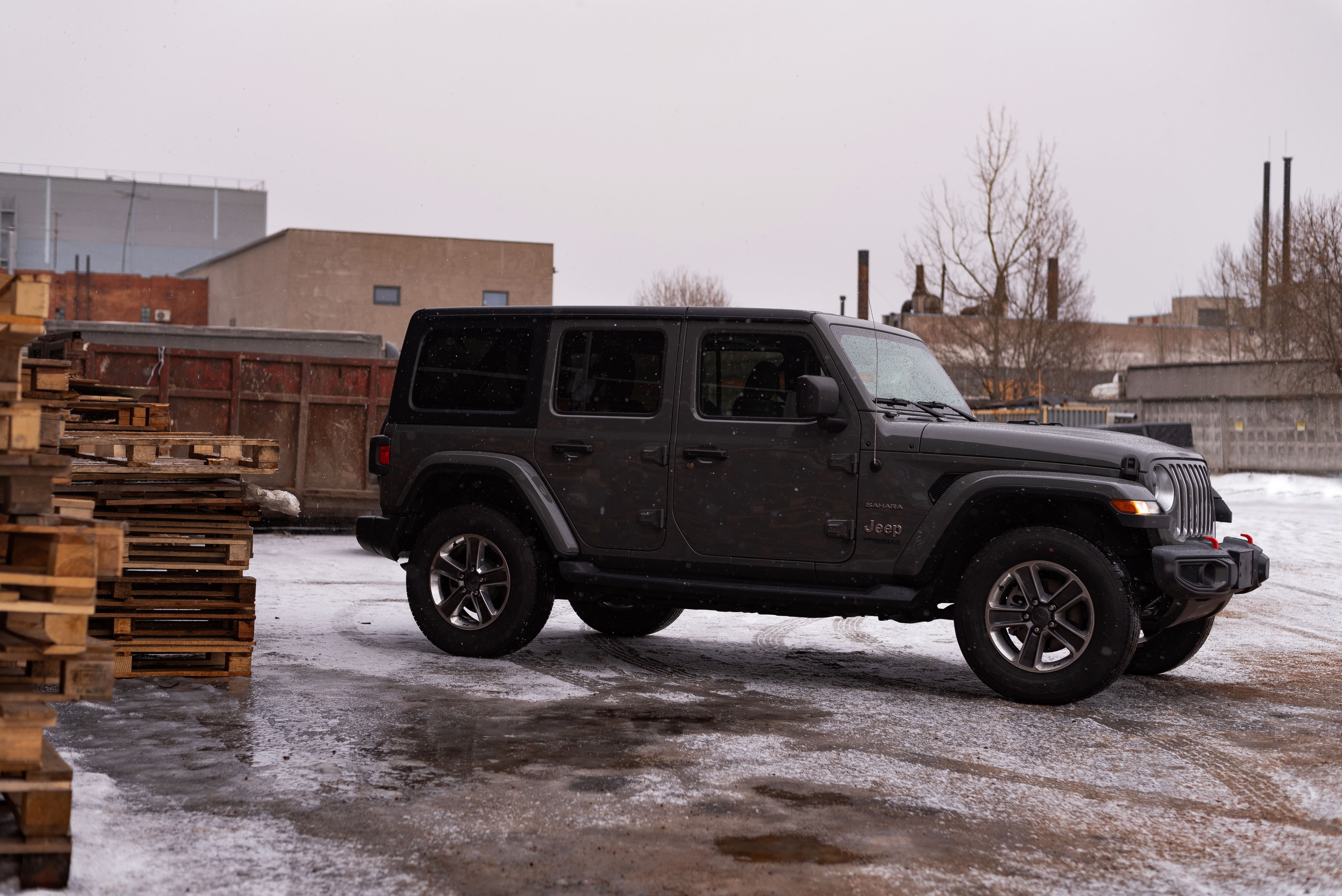 Stellantis Recalls 200,000 Jeep Vehicles Due to Tire Pressure Issues