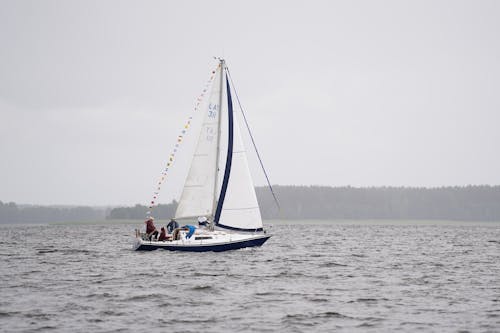 Usma lake yachts