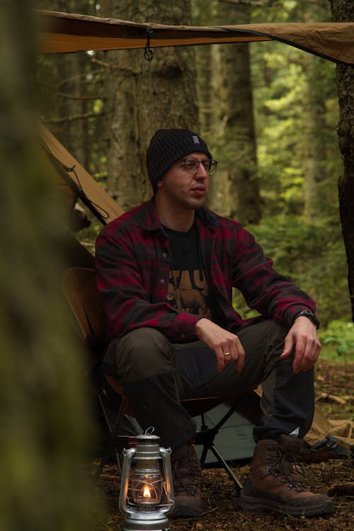 Foto profissional grátis de acampamento, árvores, cadeira