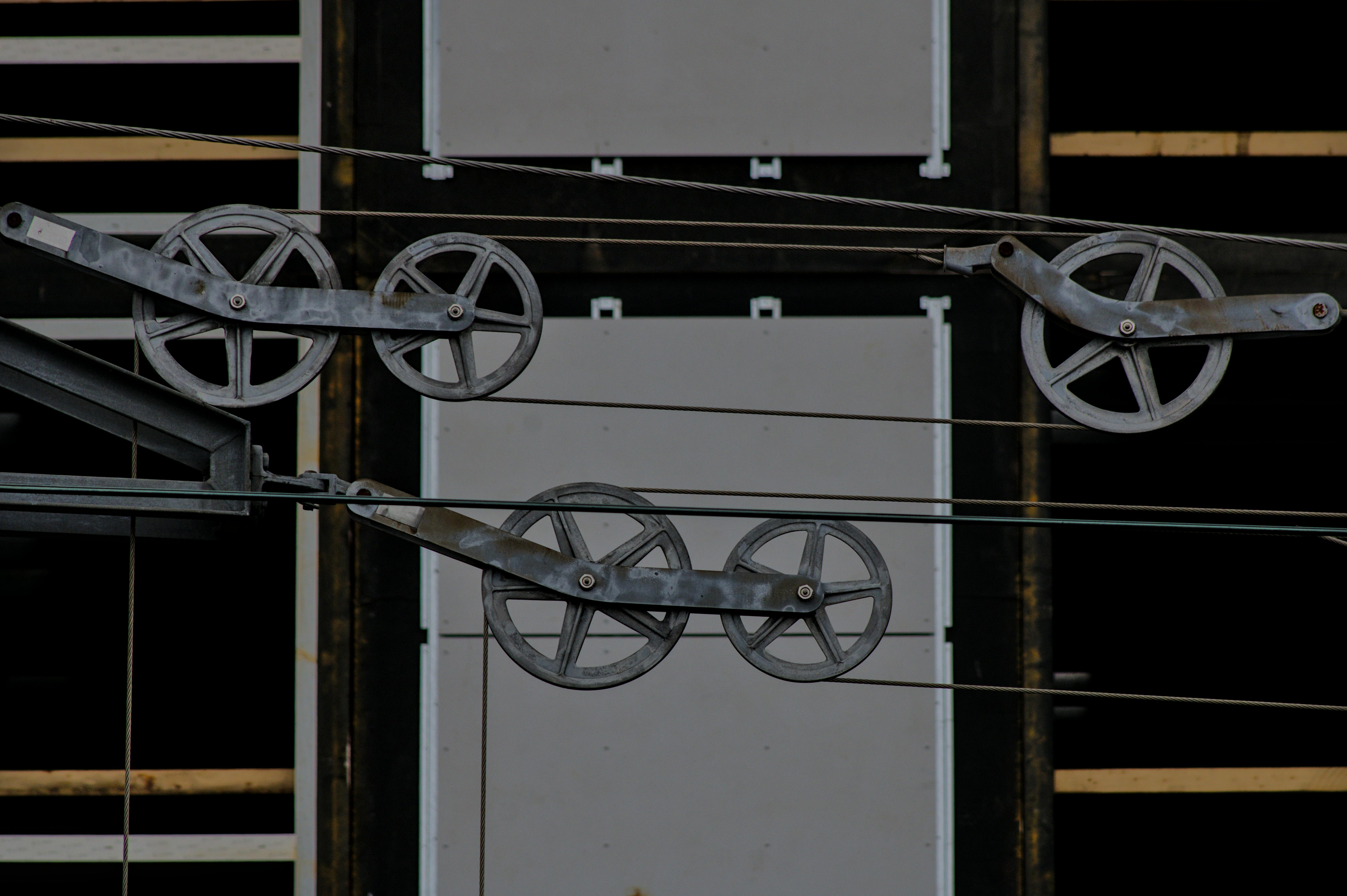 如何應對中東緊張局勢對科技業投資的影響？