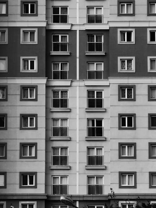 Fotobanka s bezplatnými fotkami na tému čierny a biely, exteriér budovy, mesta