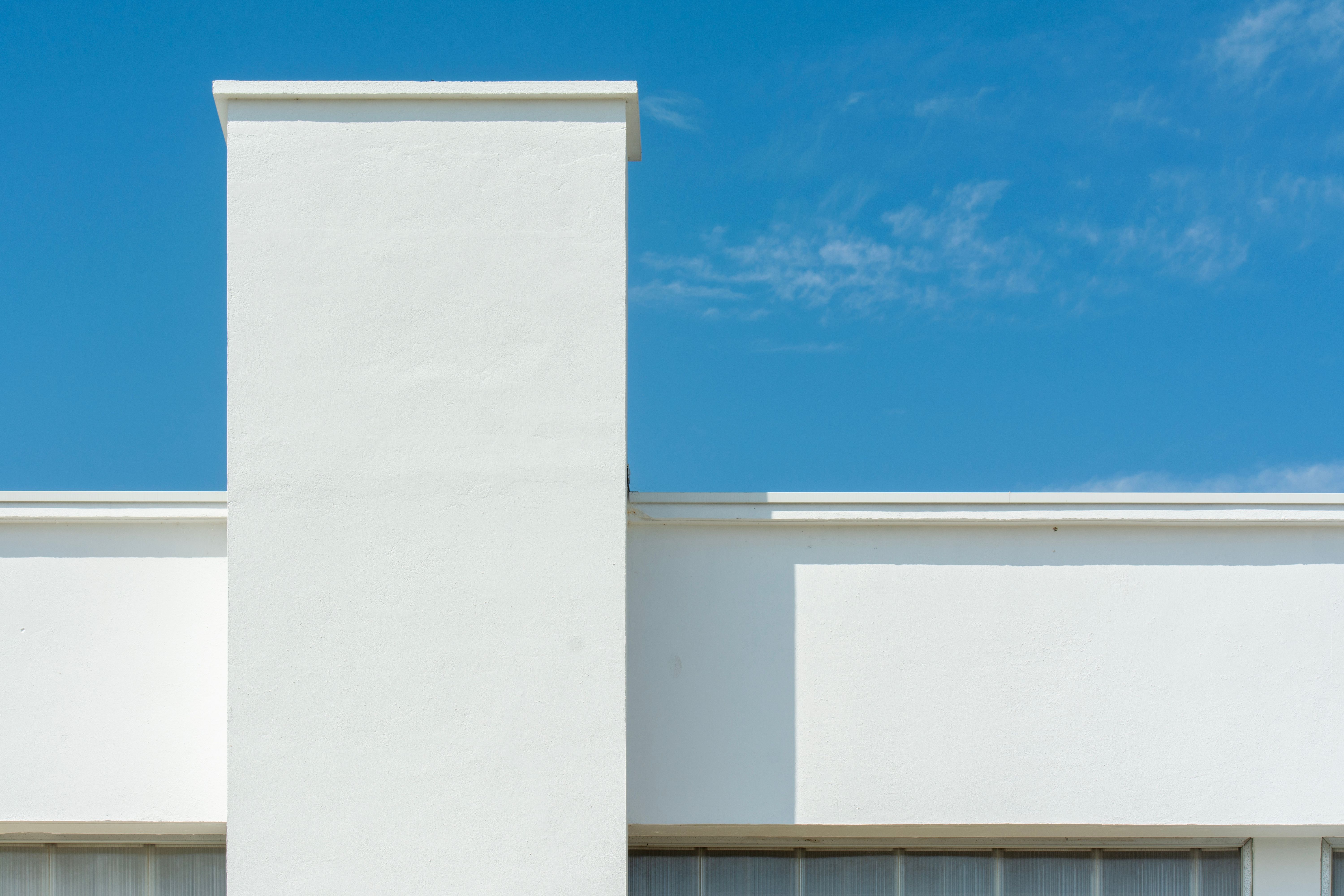 Exterior Painting in Lower Clapton — woodwork brushed to a crisp, smooth line