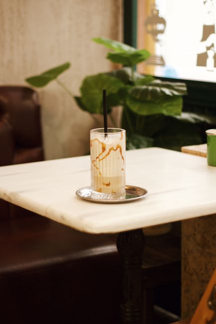 Make a creamy iced latte at home