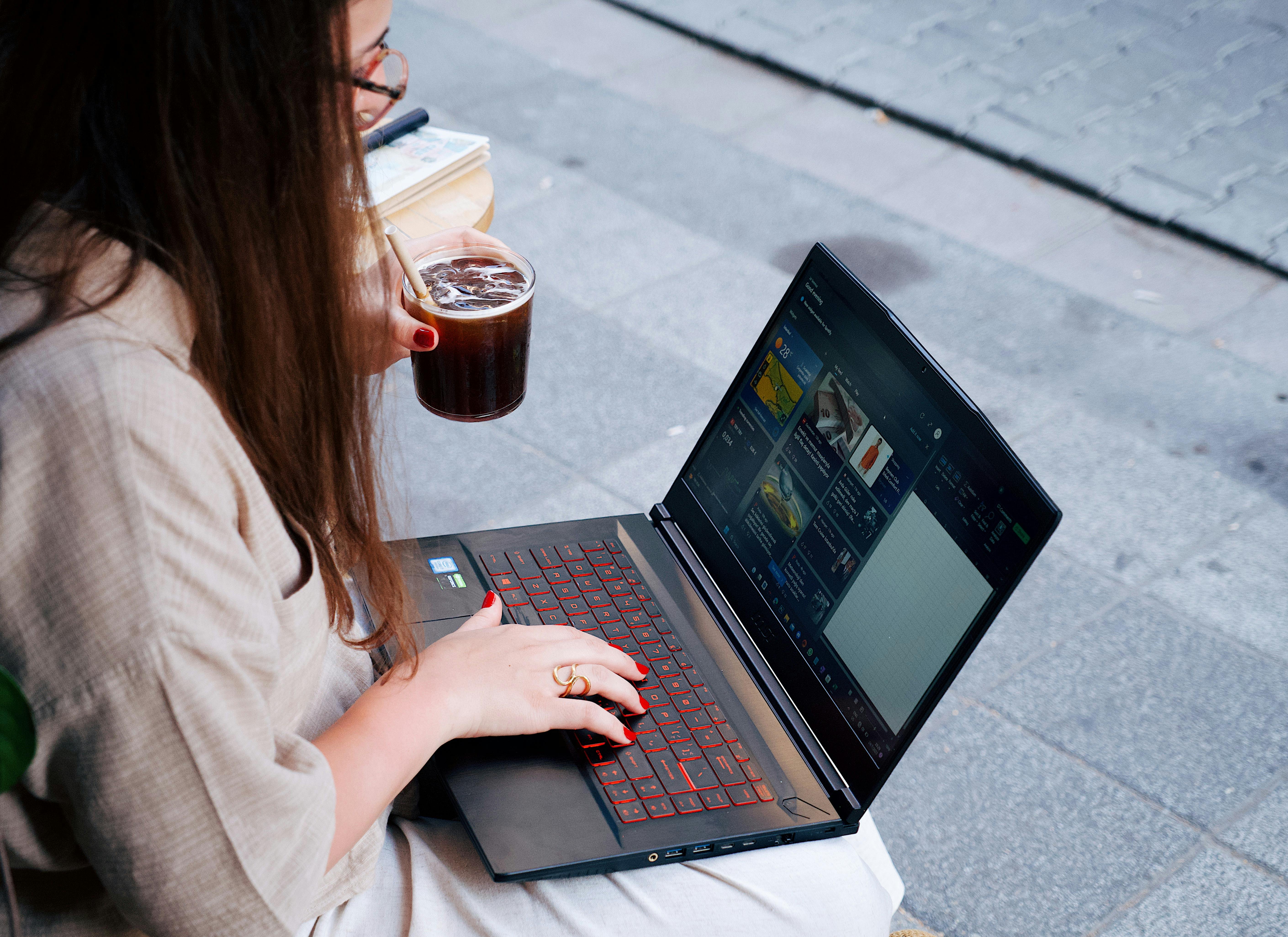 How I’d Turn a Side Hustle Into a 7-Figure Business in 12 Months Using These 4 AI Tools — Photo by iam hogir on Pexels