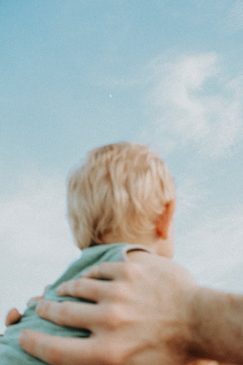 Безкоштовне стокове фото на тему «батько, блондинка, вертикальні постріл»