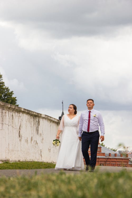 Darmowe zdjęcie z galerii z bukiet, chodzenie, fotografia ślubna