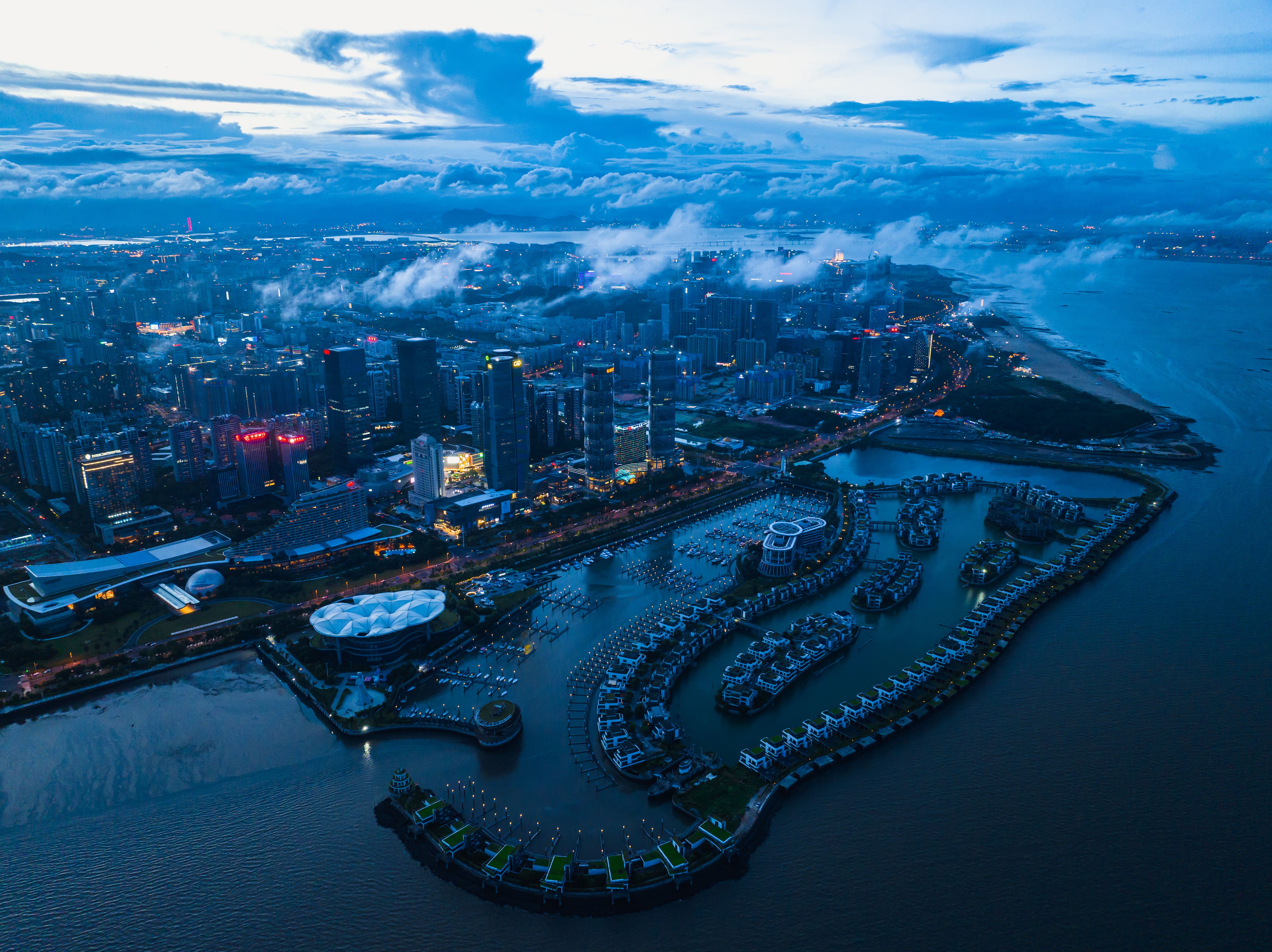 Xiamen SEZ modern port Fujian economy — Photo by toter yau