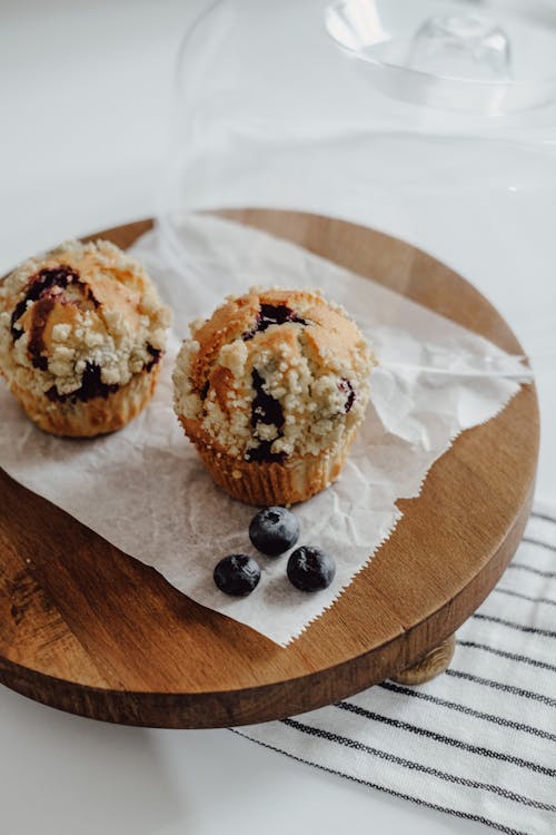 Foto d'estoc gratuïta de cupcakes, dolç, fons blanc