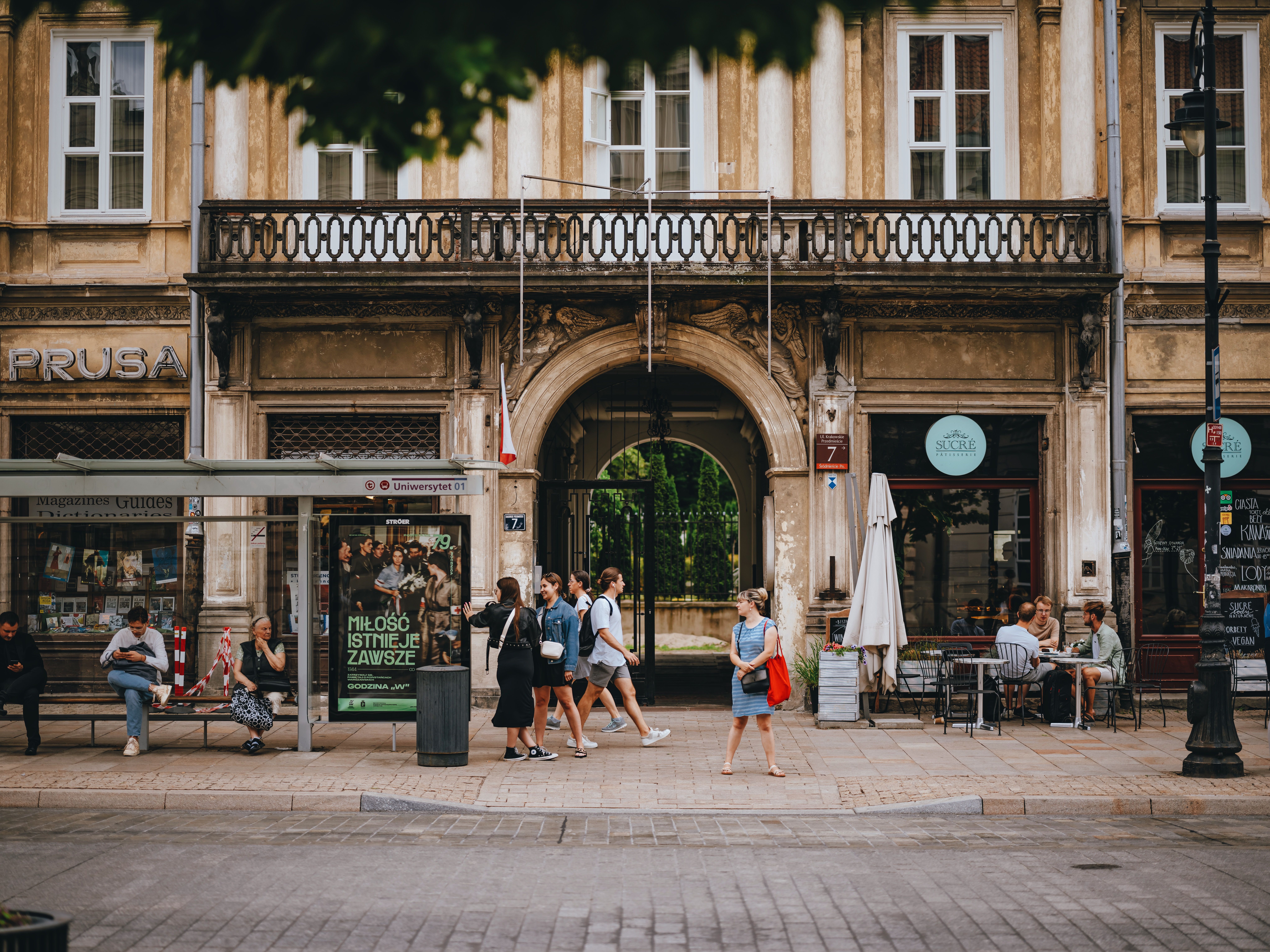Old Town Walk and Coffee Stop