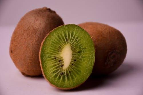 Photos gratuites de fruits secs, kiwi, kiwis