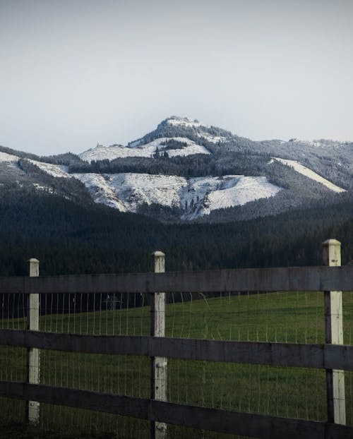 Free 雪をかぶった山 Stock Photo