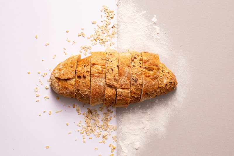 Frisches Brot aus dem Holzofen