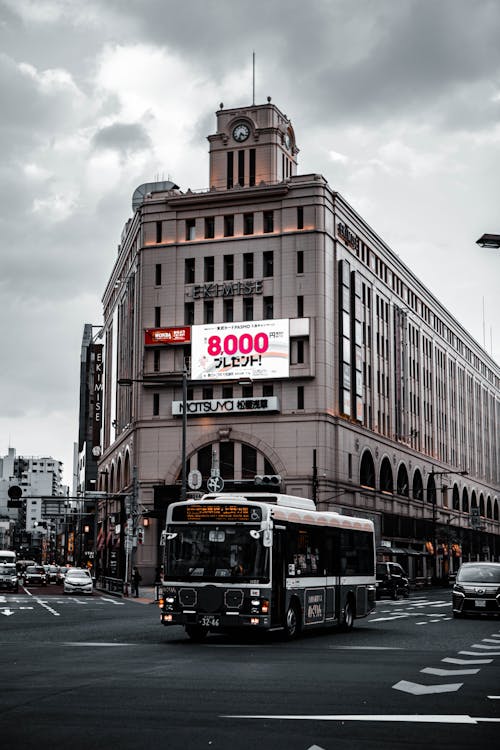 Immagine gratuita di autobus, città, strade della città