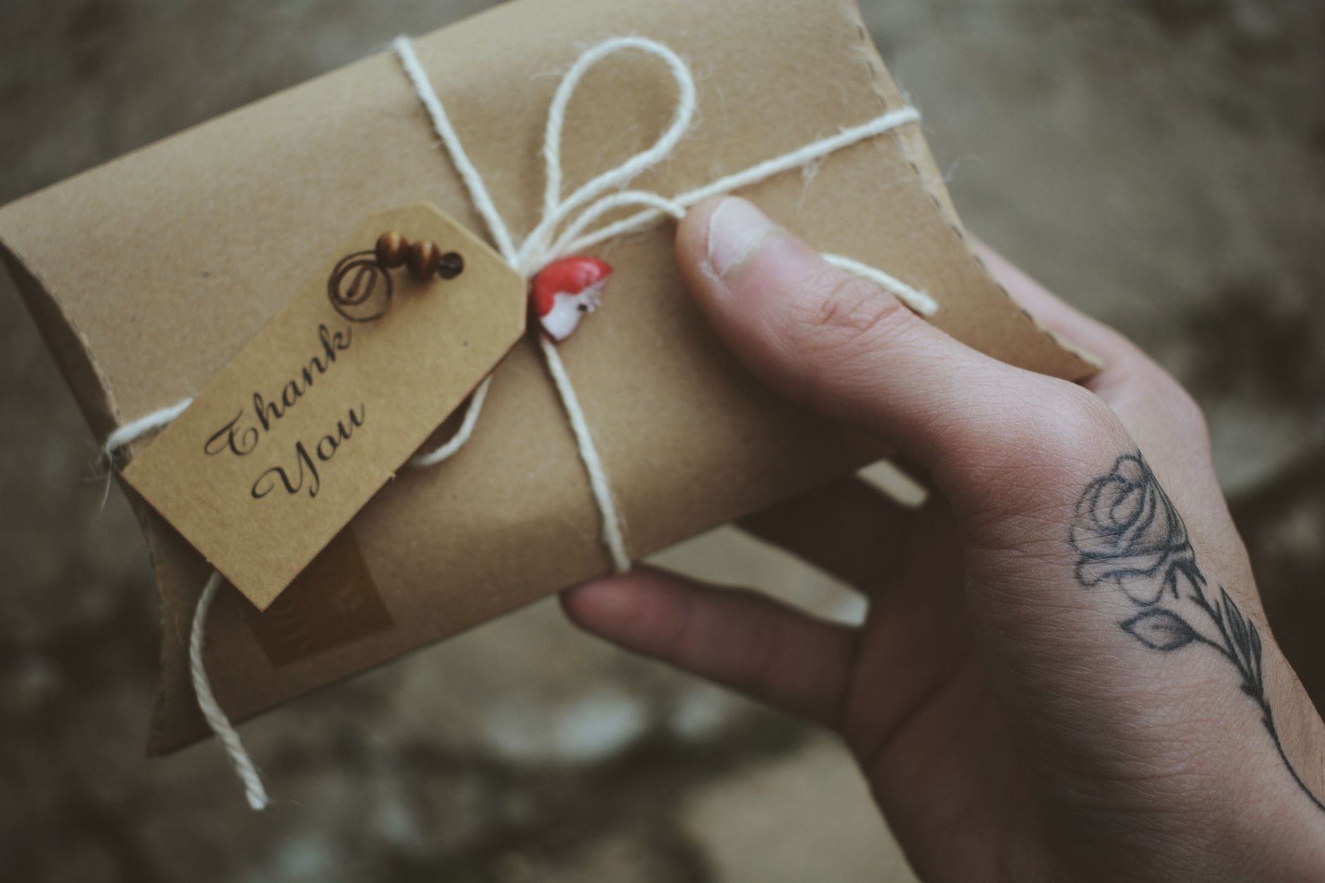 AI vs. Authenticity: Why Human Bloggers Still Matter