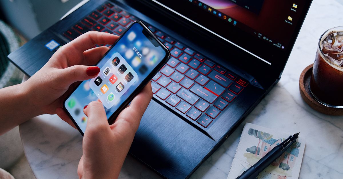 Why Productivity Apps Fail Most People (And The Analog System That Actually Works)