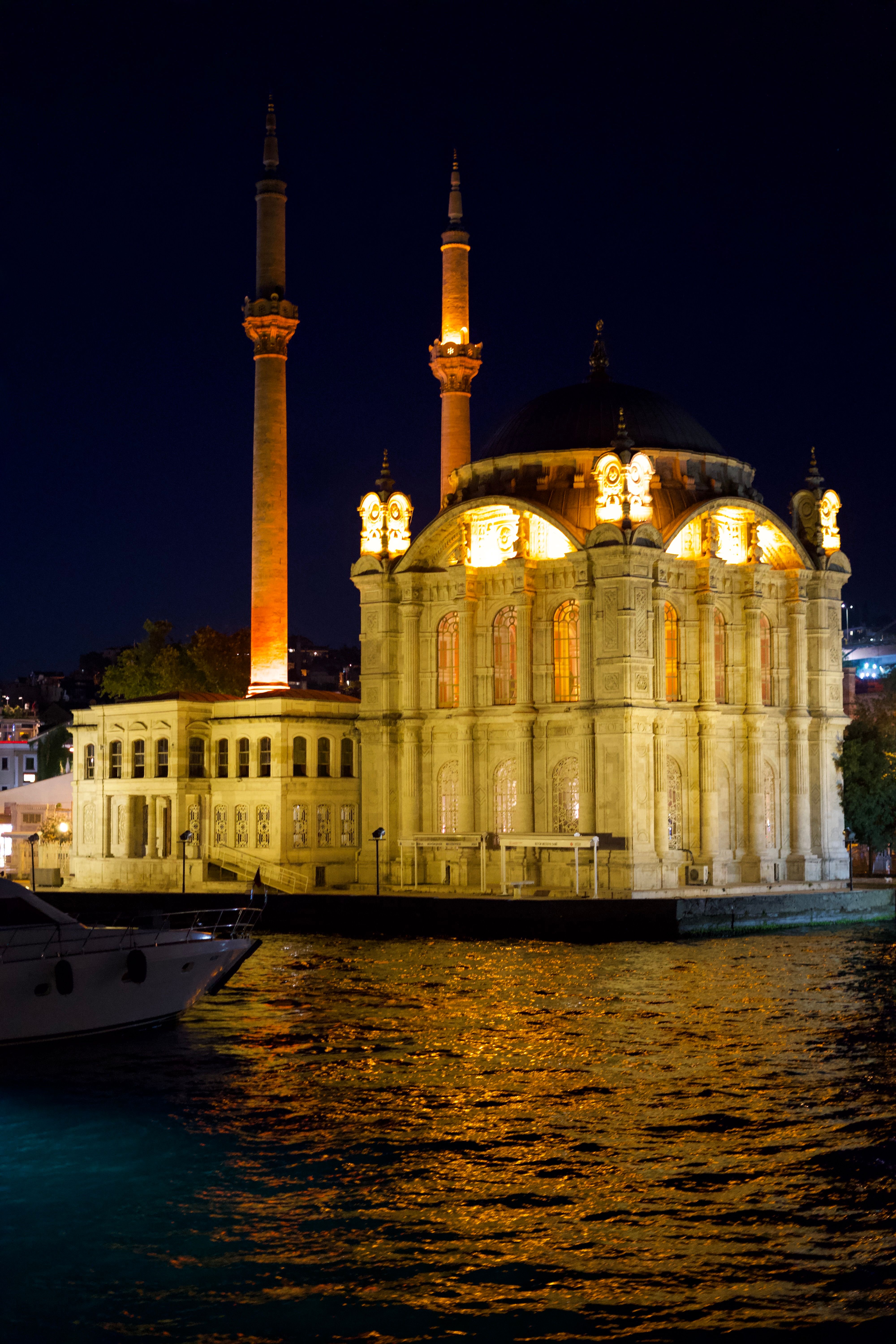 Night Photo of the Ortakoy Mosque in Istanbul, Turkey · Free Stock Photo