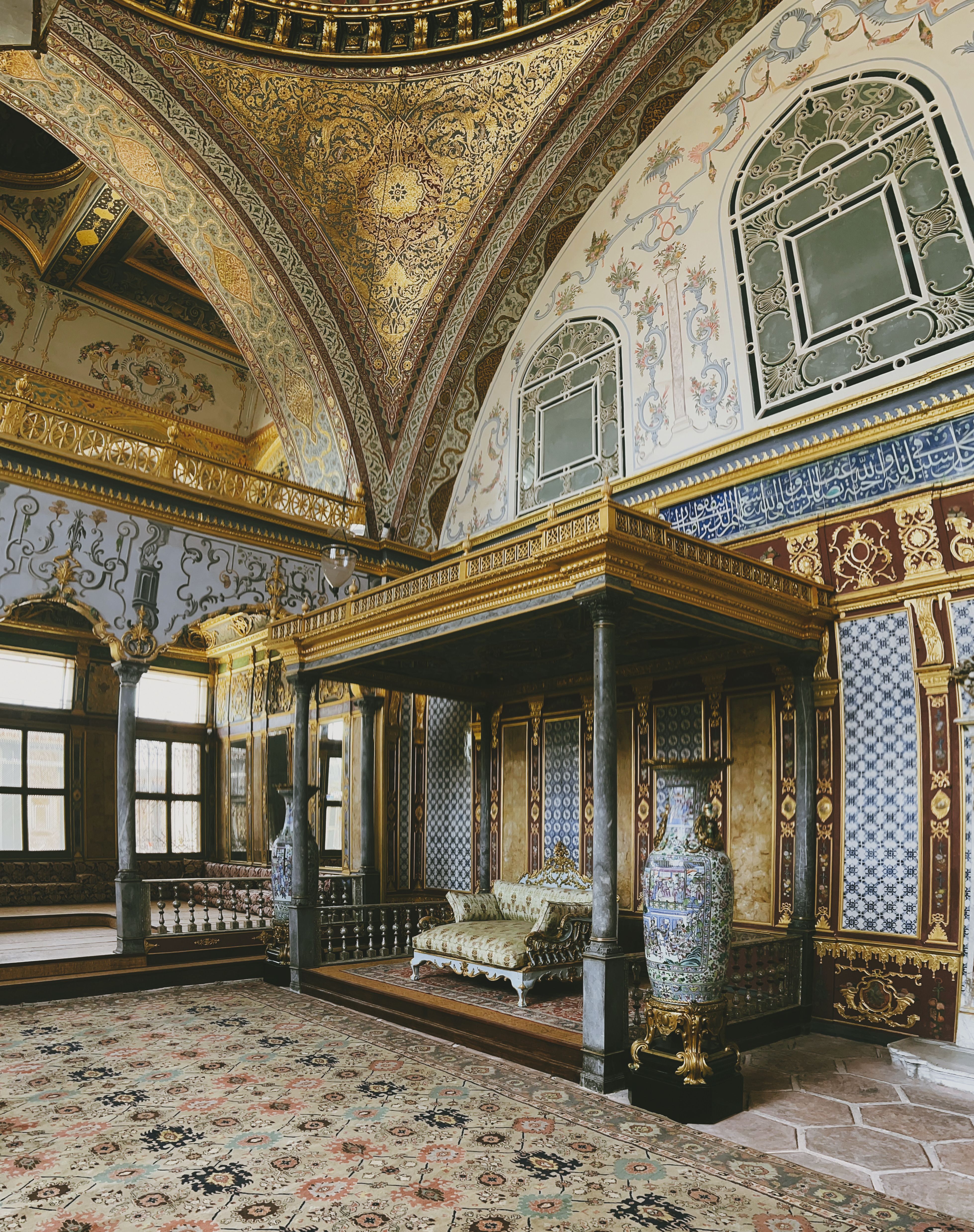 Luxurious Ottoman architecture and decoration inside Topkapi Palace, Istanbul, Turkey