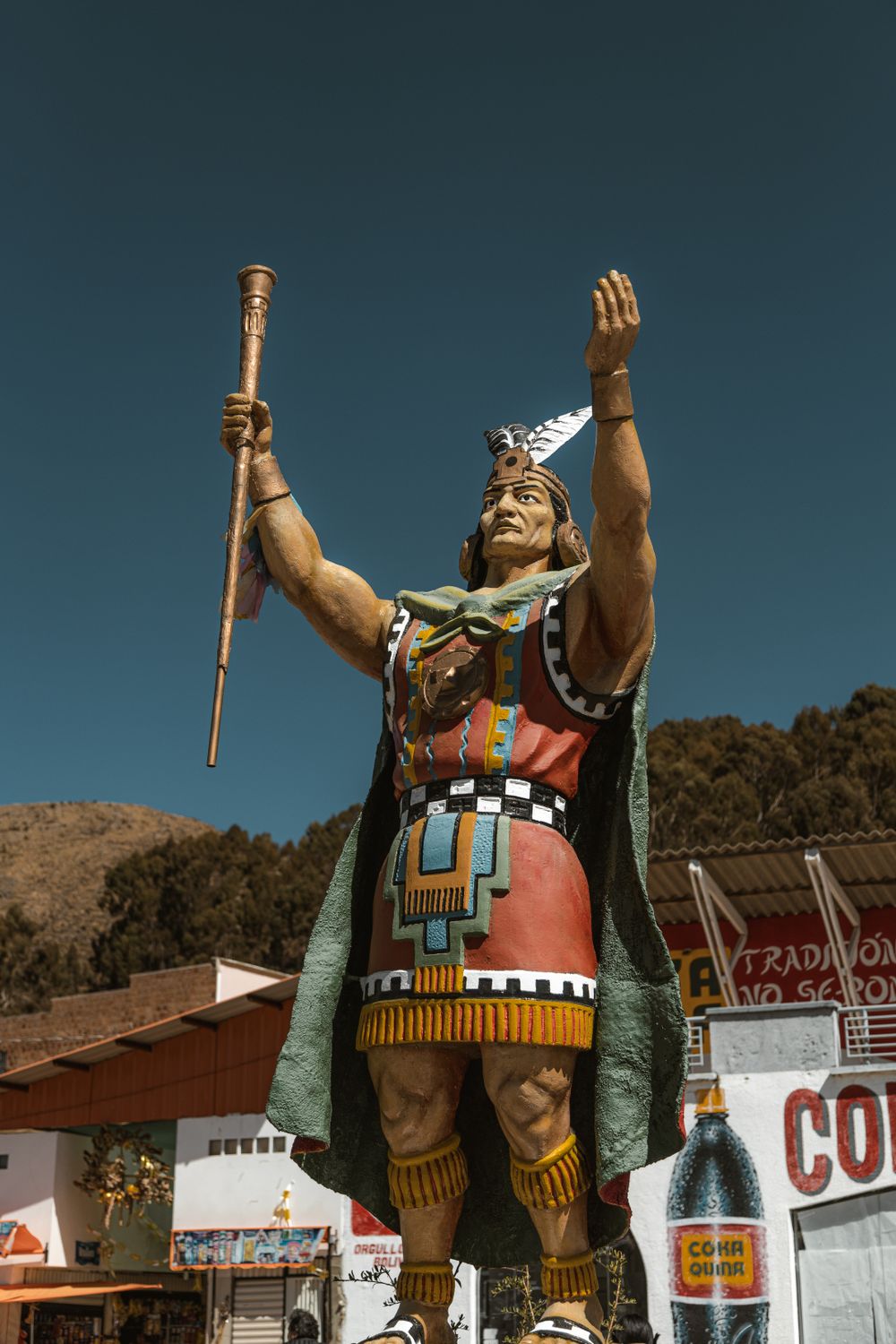 Sunlit Inca Statue near Titicaca Lake · Free Stock Photo