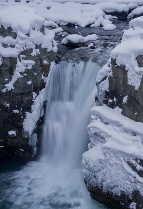 Kostenloses Stock Foto zu erodiert, felsen, fließendes wasser