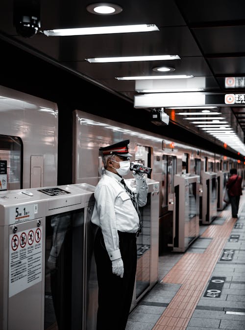Fotos de stock gratuitas de andén de metro, de pie, entrenar