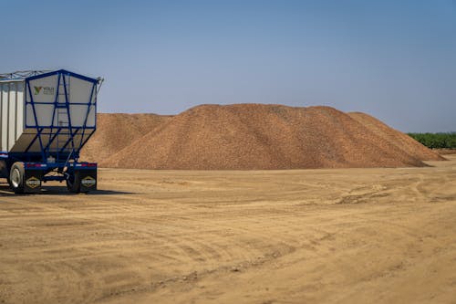 Foto profissional grátis de areia, árido, caminhão