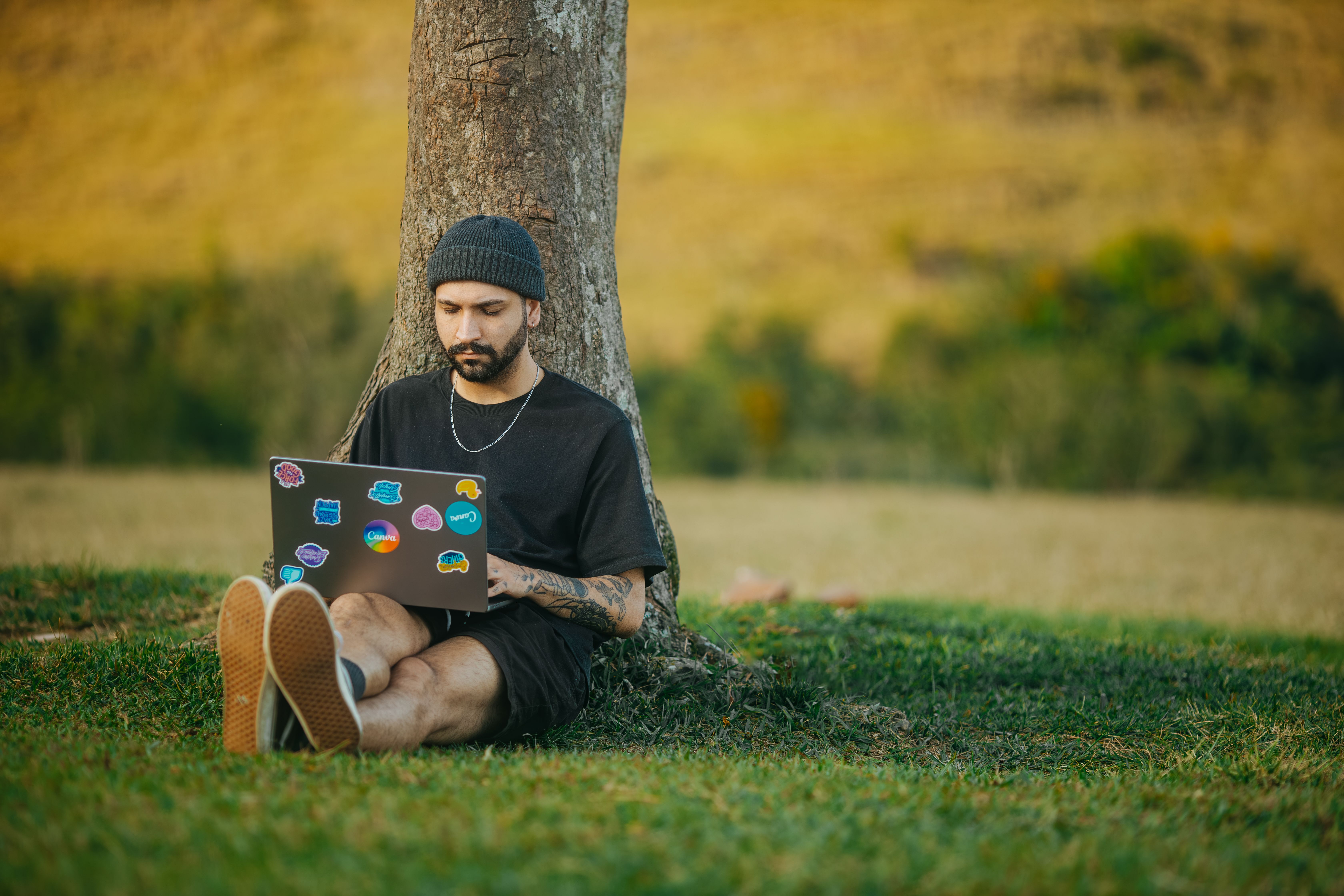 remote work travel, remote work travel programs, can i travel while working remotely, remote work travel jobs, remote work tr