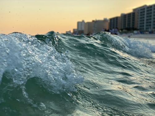 Free Crashing Waves Stock Photo