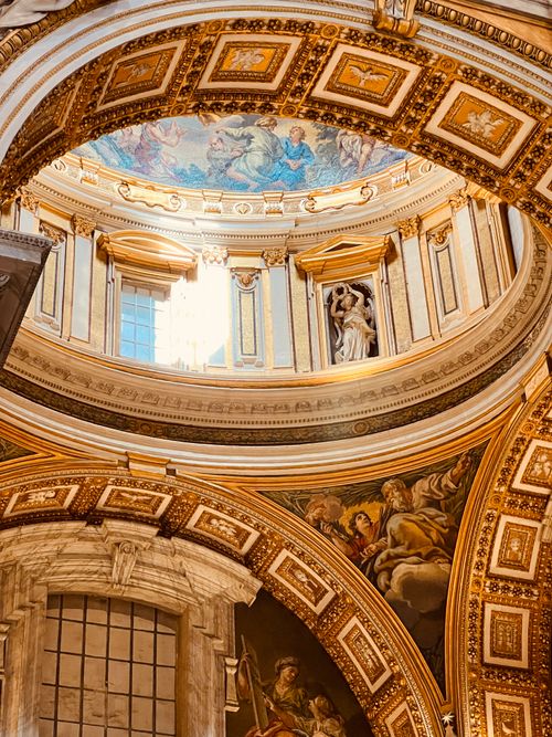 Free Ornate Renaissance dome interior with frescoes at the Vatican City, capturing art and architecture. Stock Photo
