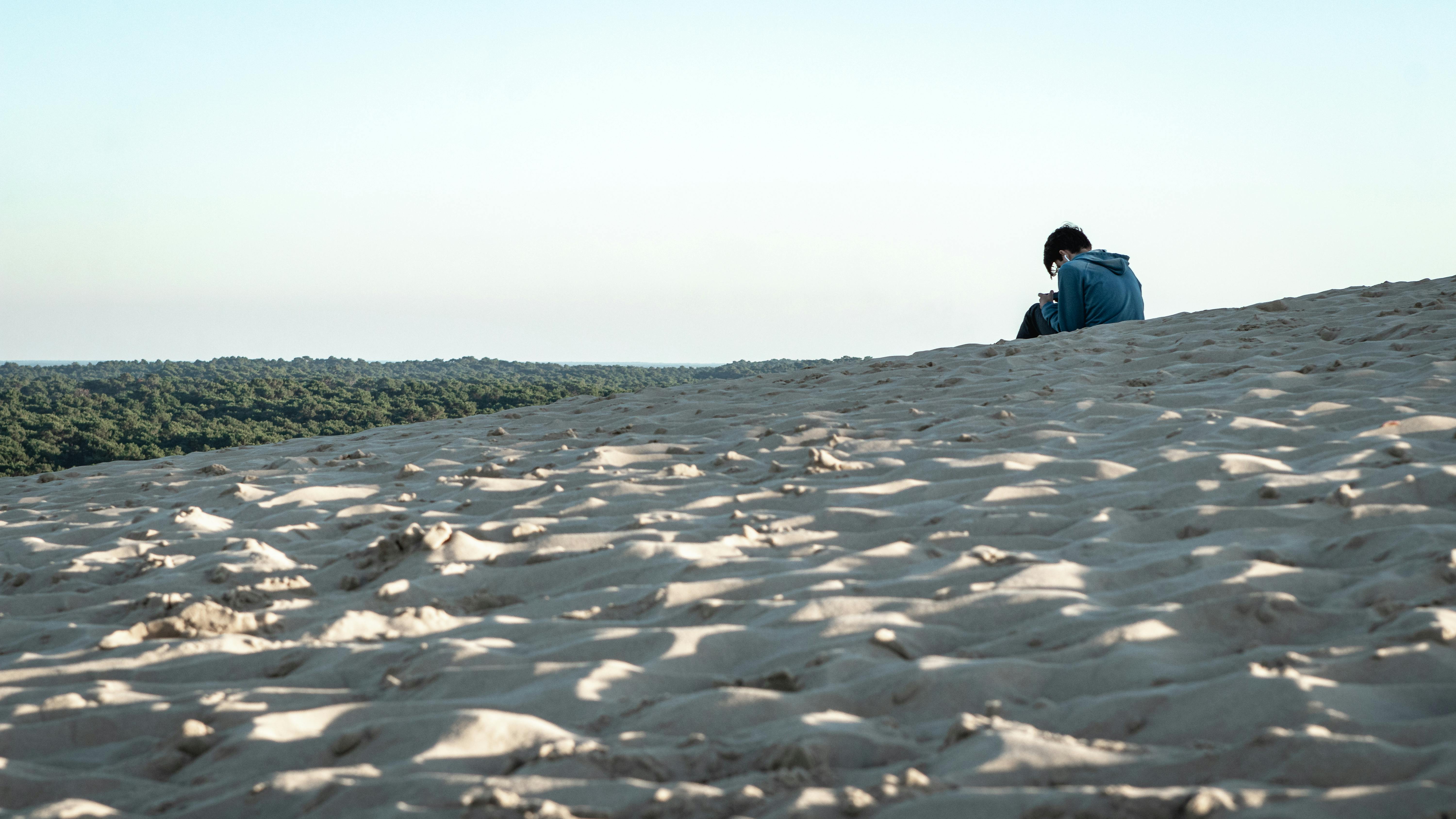 I've always felt alone learning a new language until I tried this language learning app — Photo by Andreas Ebner on Pexels