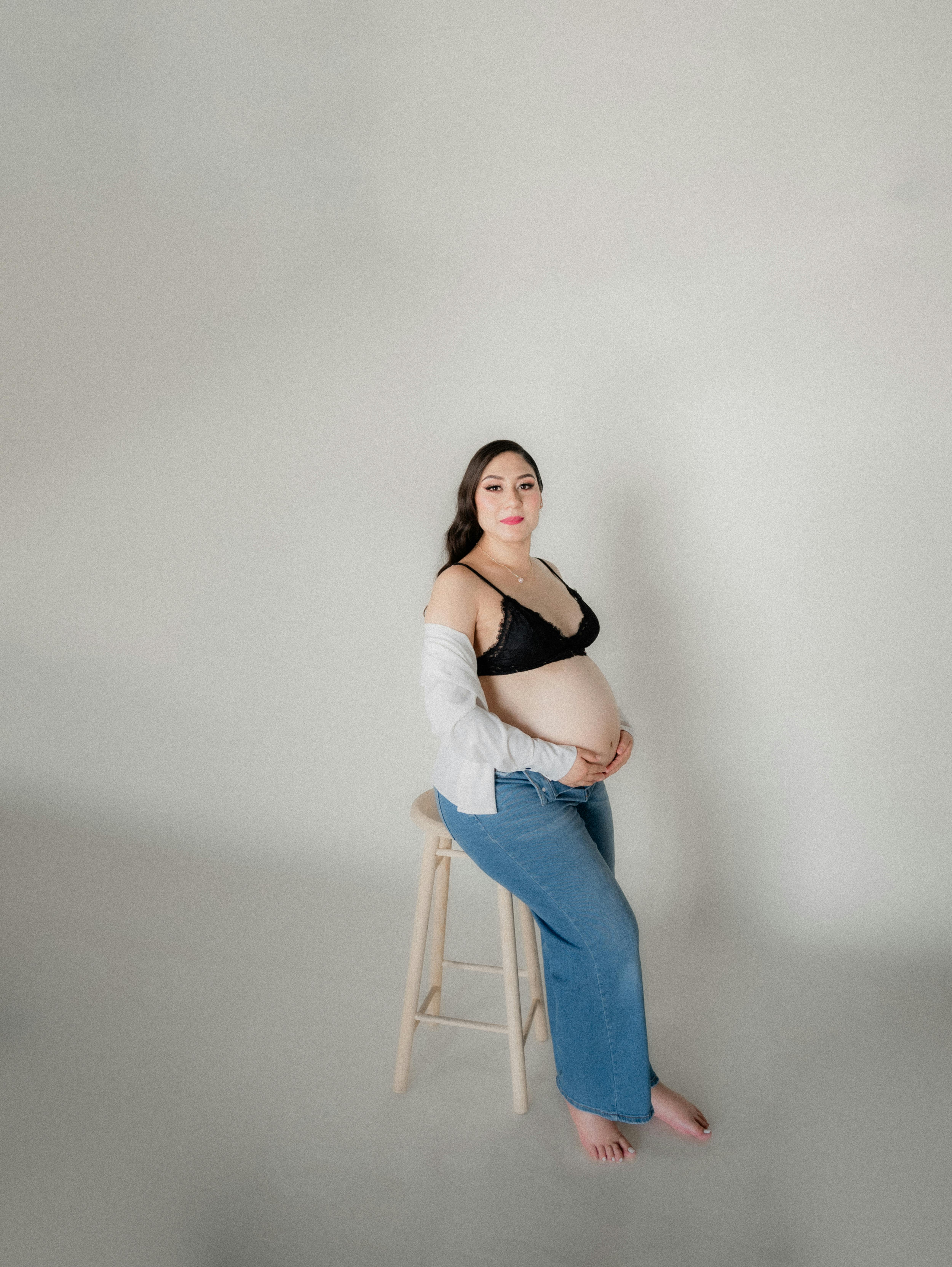 Studio Shot of a Pregnant Woman · Free Stock Photo