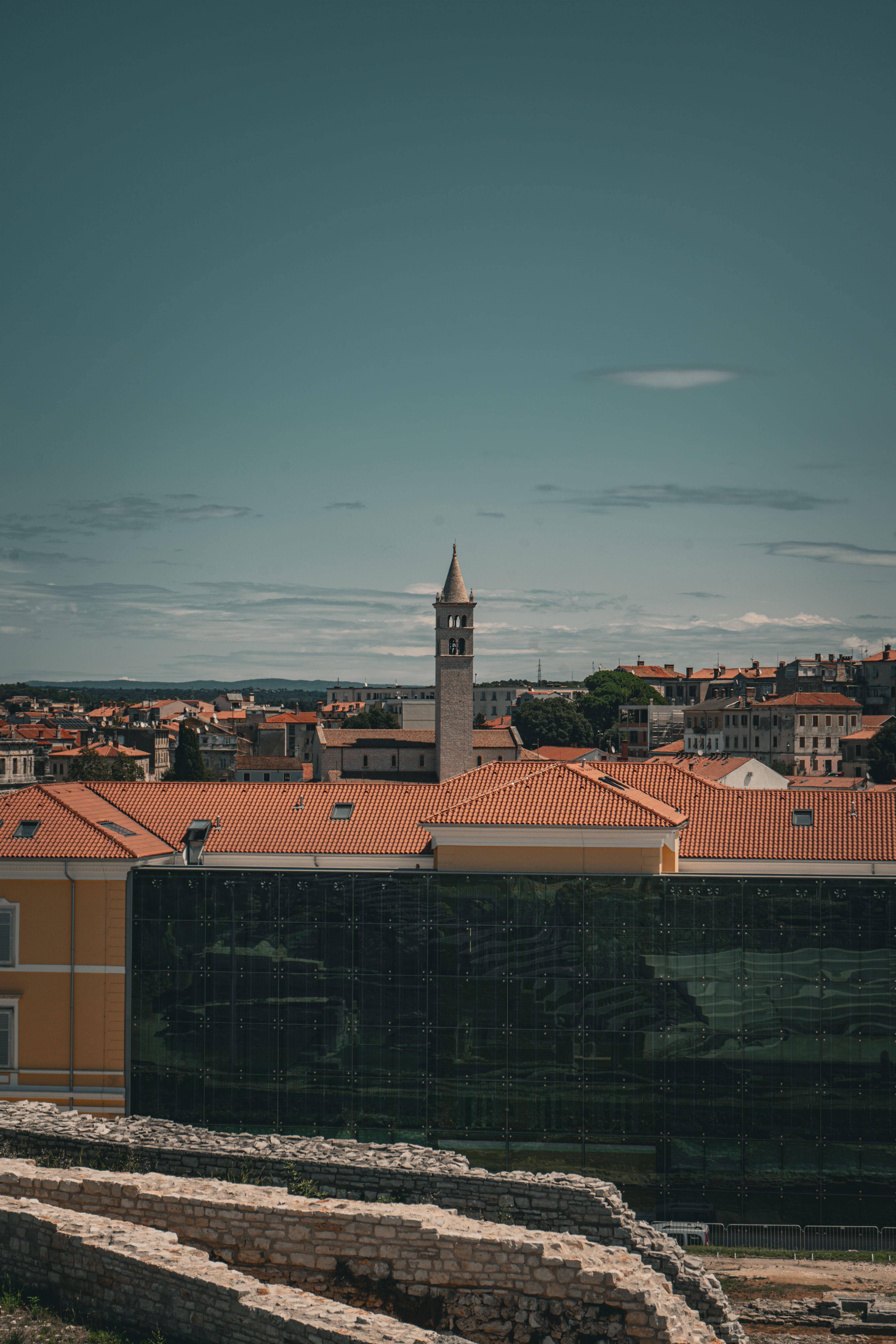 Split sau Zadar — vedere panoramică asupra Palatului lui Dioclețian din Split