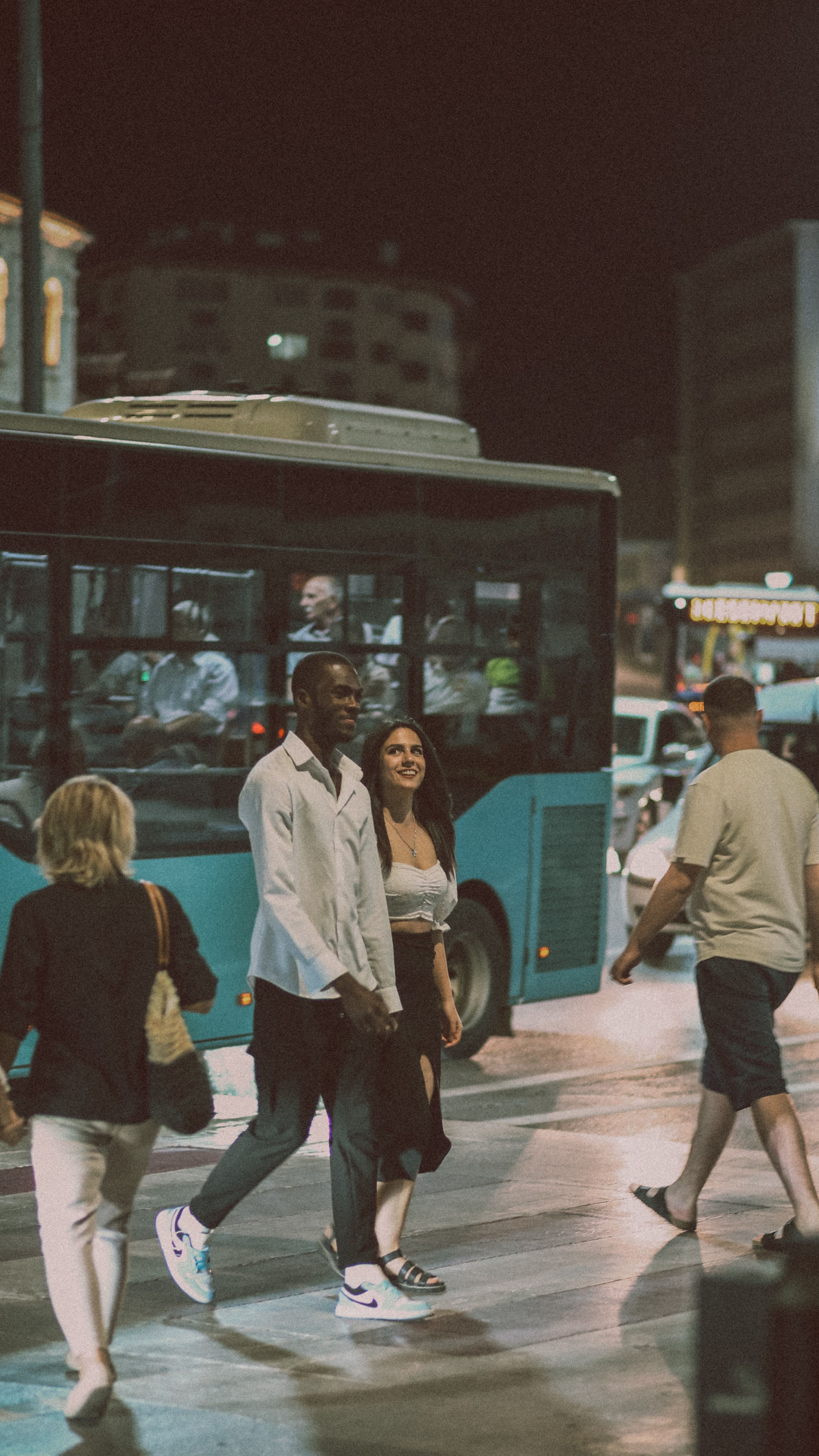 Efficient Group Travel for Conferences and Nightlife with Charter Bus Services