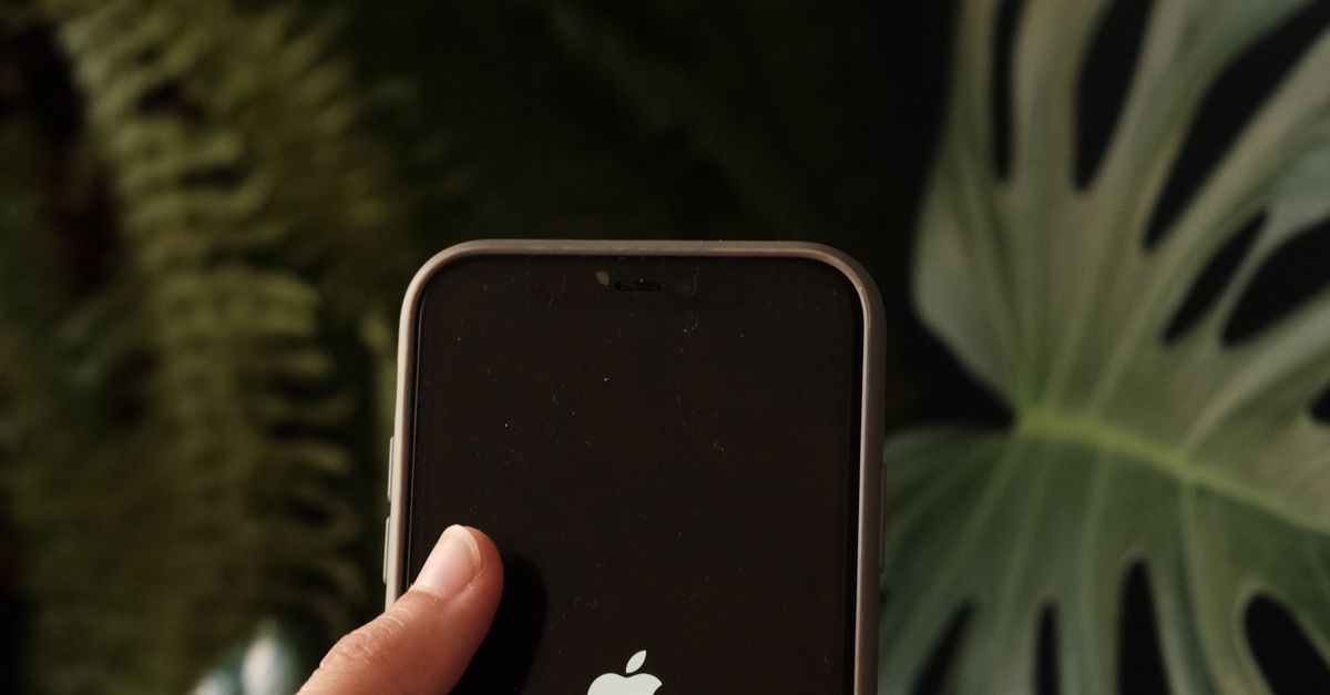 Apple advances sustainable manufacturing initiatives focused on operational efficiency and global competitiveness Apple advances sustainable manufacturing initiatives focused on operational efficiency and global competitiveness