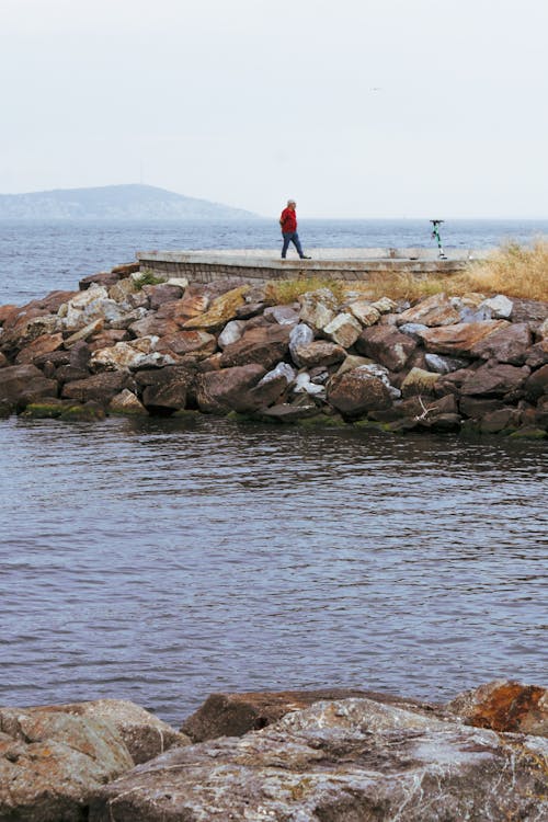 Základová fotografie zdarma na téma chůze, kameny, moře