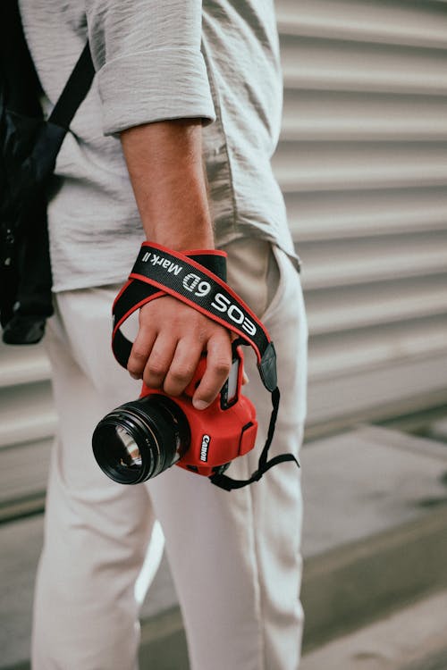 Fotobanka s bezplatnými fotkami na tému držanie, fotoaparát, fotografia