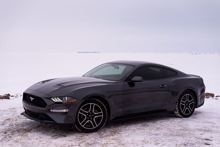 Black Ford Mustang