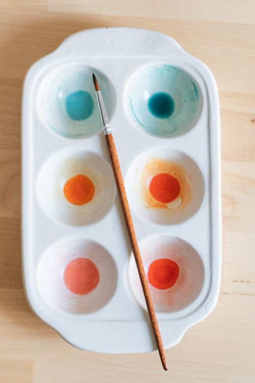 Watercolour paint tray used for glass painting