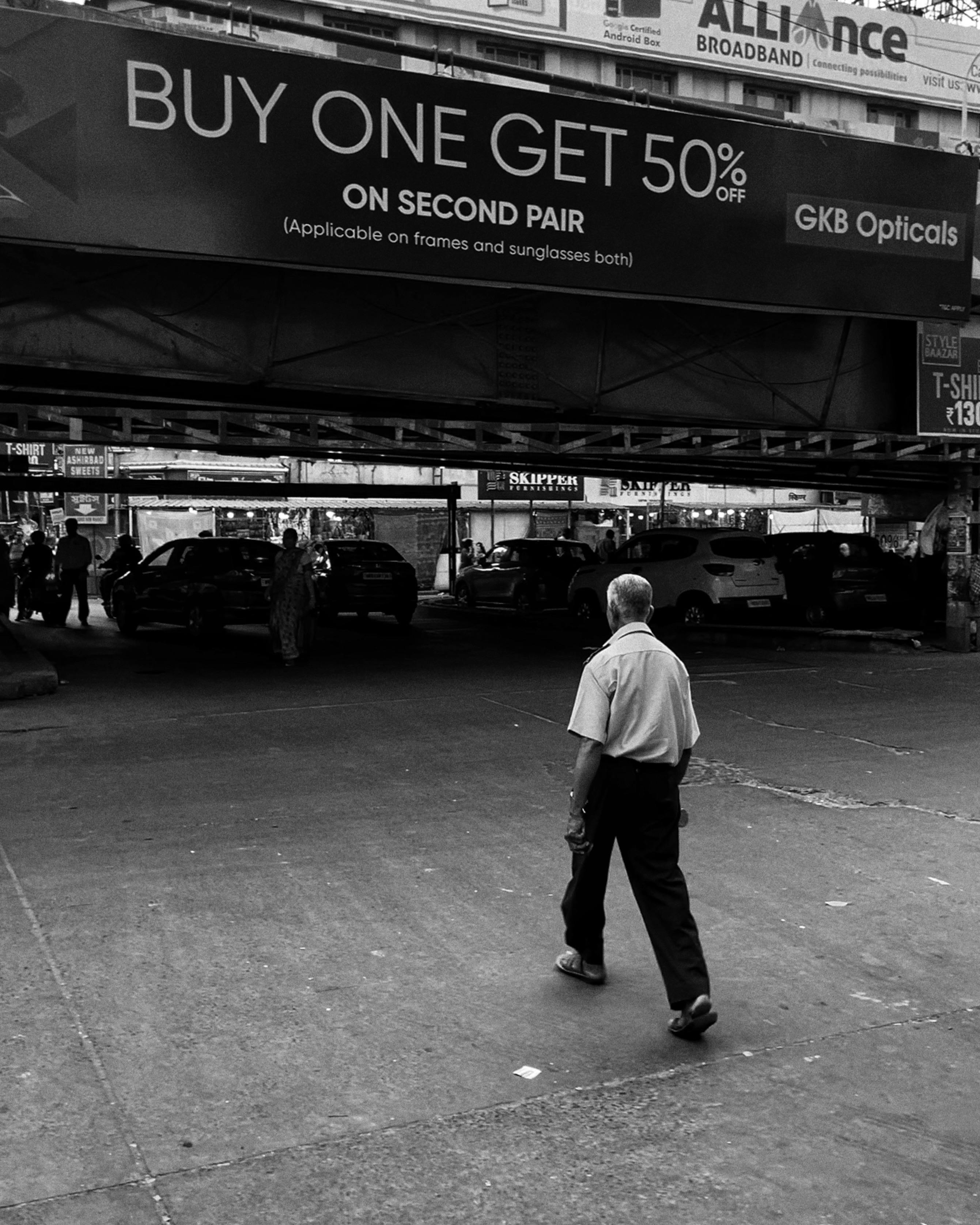 Nike athletic shoes and sportswear with latest deals and discounts