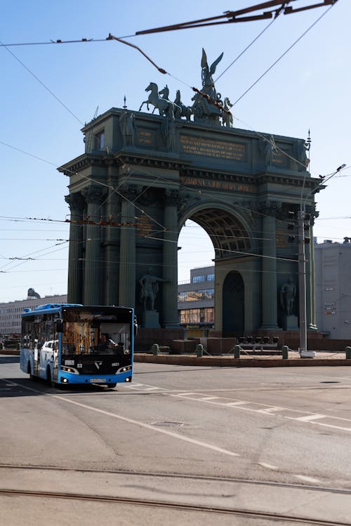 Kostenloses Stock Foto zu bus, lokale sehenswürdigkeiten, monument