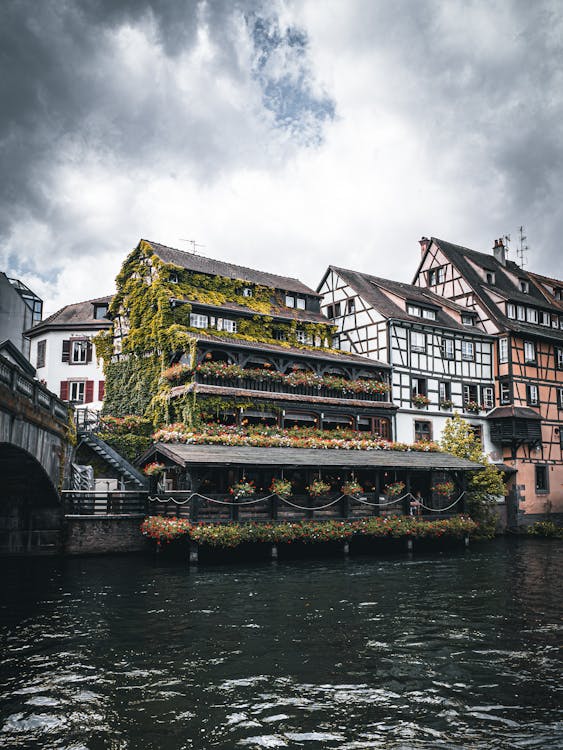 Základová fotografie zdarma na téma Au Pont Saint-Martin, fasáda, fasády