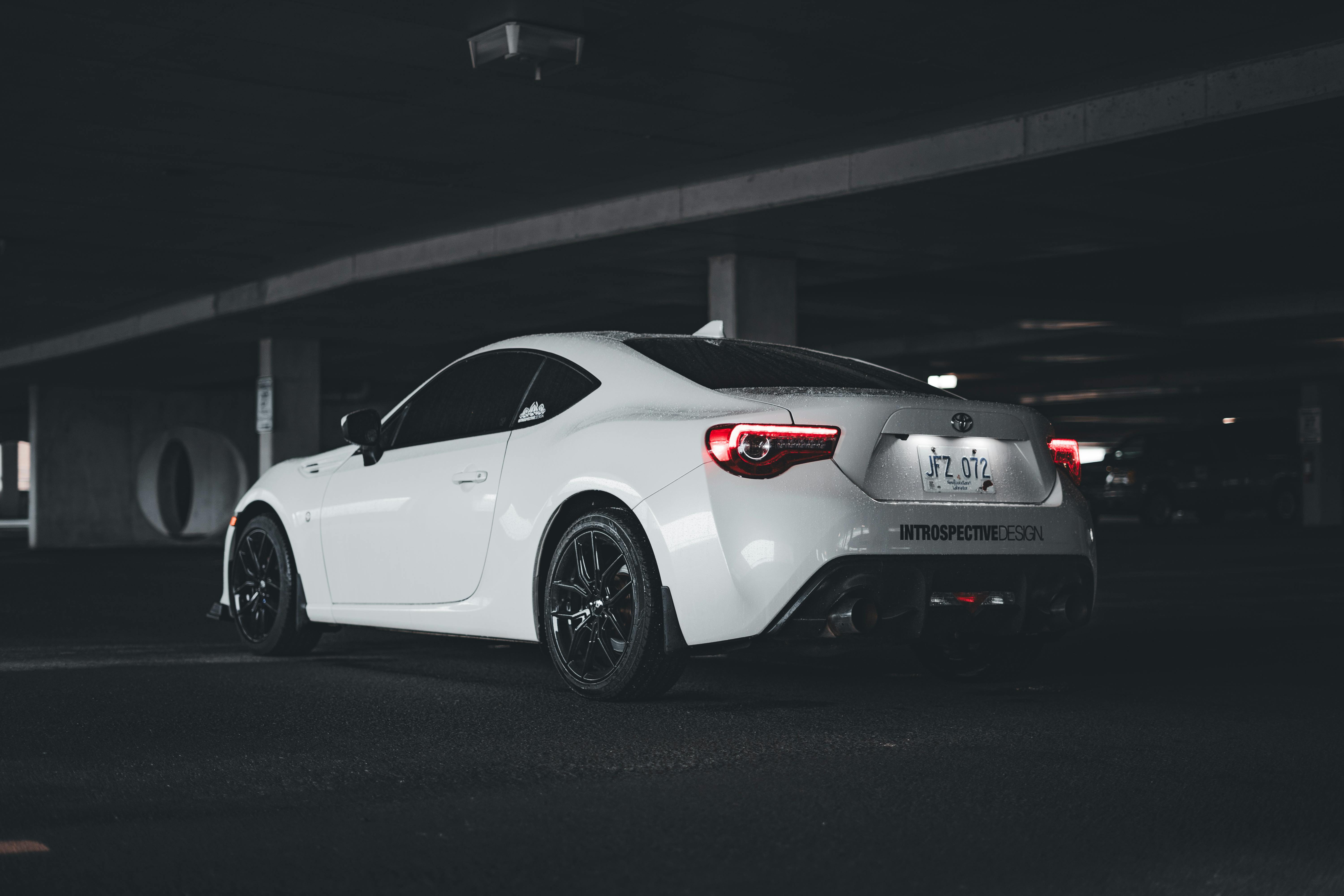 Toyota recalls over 55,000 hybrid vehicles over inverter bolt concern — Photo by Erik Mclean on Pexels