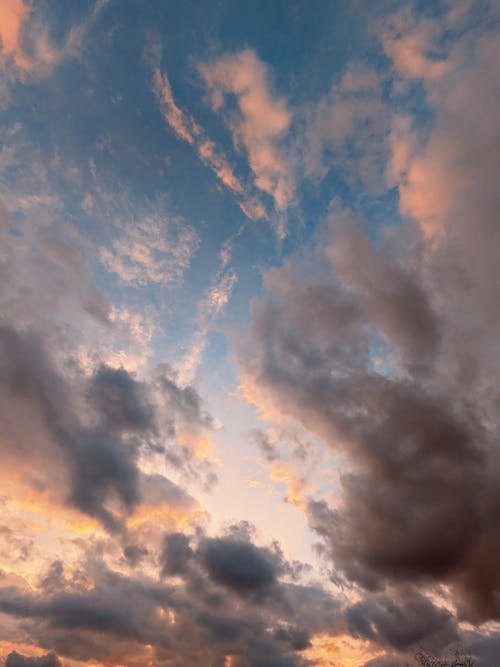 Foto profissional grátis de céu vermelho, fundo da nuvem, noite agradável