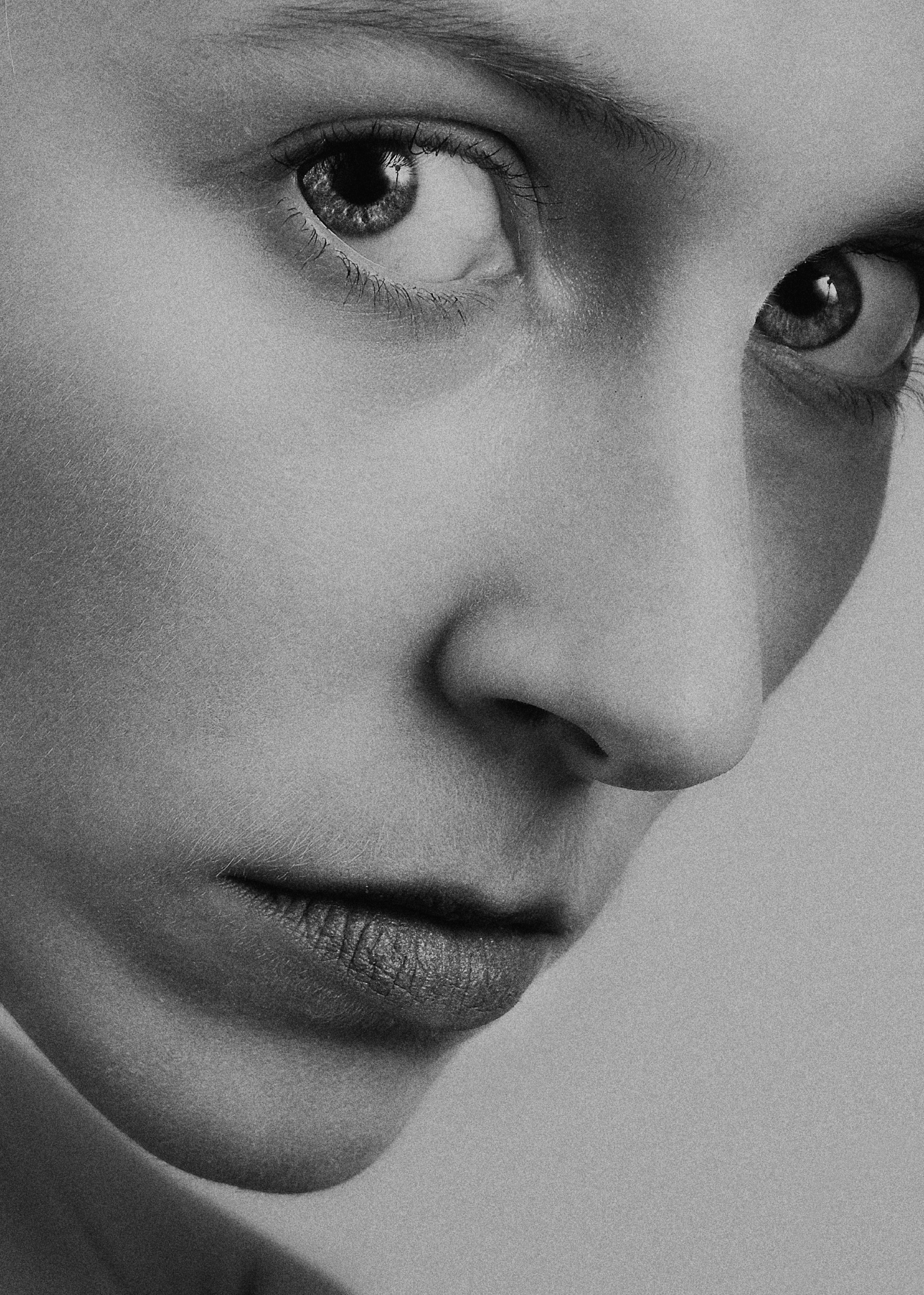 Portrait of a Woman in Black and White · Free Stock Photo