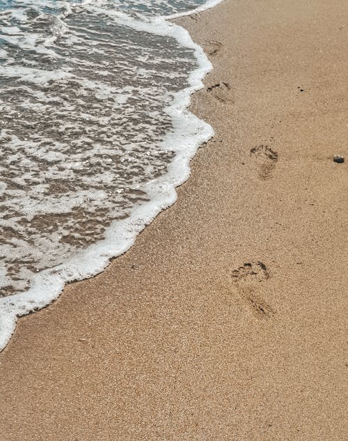 Fotobanka s bezplatnými fotkami na tému more, odtlačky chodidiel, piesok