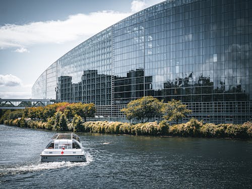 Immagine gratuita di città, edificio, fiume