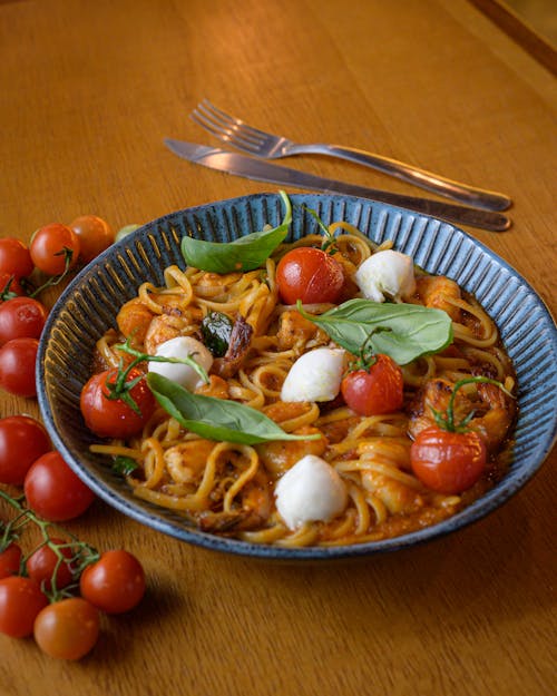 Bowl with Pasta and Tomatoes