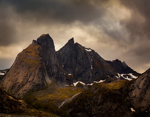 Gratis stockfoto met beklimmen, berg, bergtop