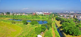 印度尼西亚蓬多阿伦的城市景观和绿化鸟瞰图