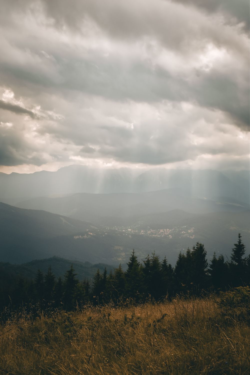 View of the Valley on a Cloudy Day · Free Stock Photo