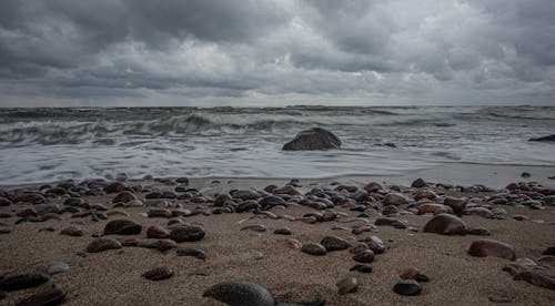 고르지 못한, 돌, 모래의 무료 스톡 사진